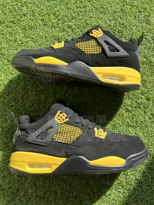 Thrift Nike Sneakers - Grade 1 Used