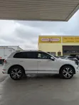 Volkswagen Touareg 2014 White - 2