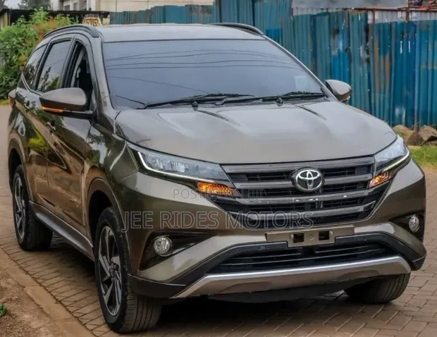 Toyota Rush 1.5 RWD 2019 Gold - 1