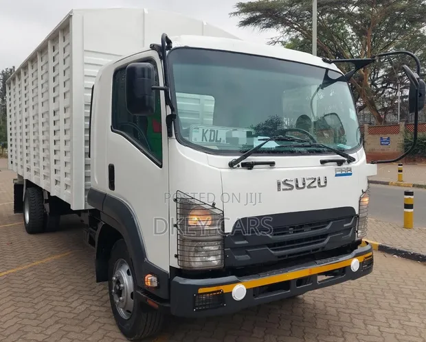 Isuzu FRR90 Bluepower 2023 White - 1