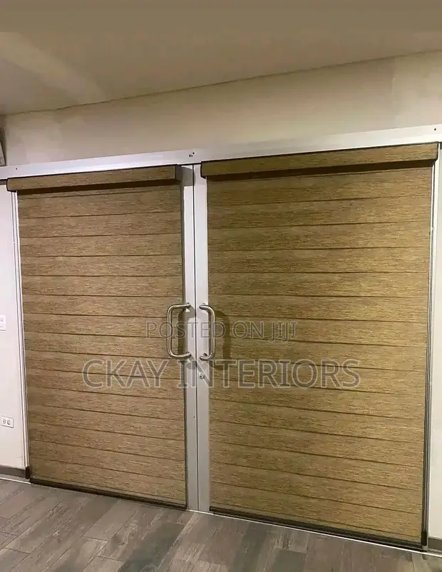 Horizontal Office Blinds - Light Control & Privacy - 1