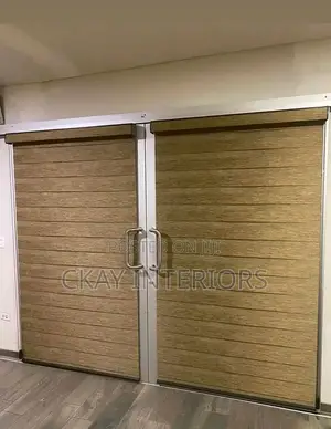 Horizontal Office Blinds - Light Control & Privacy