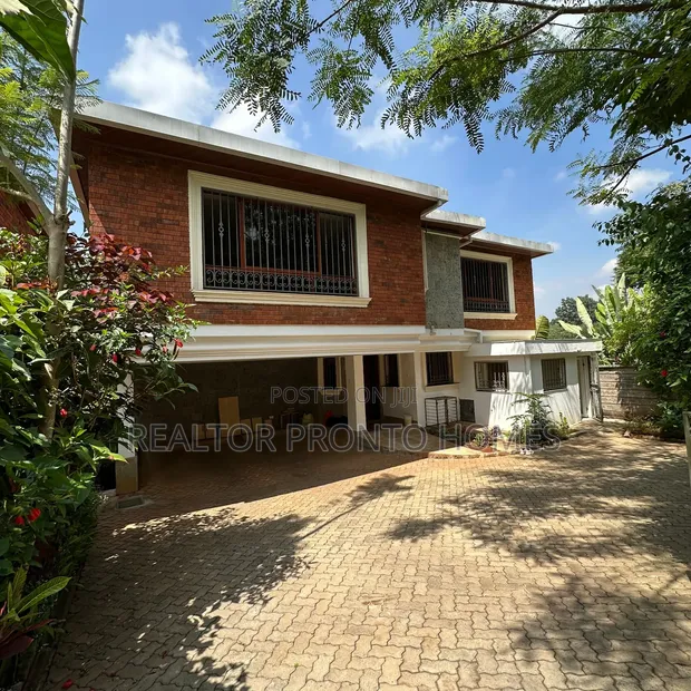 5-Bedroom Villa for Sale in Westlands, Spring Valley - 1