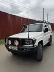 Toyota Land Cruiser 2007 White - 2