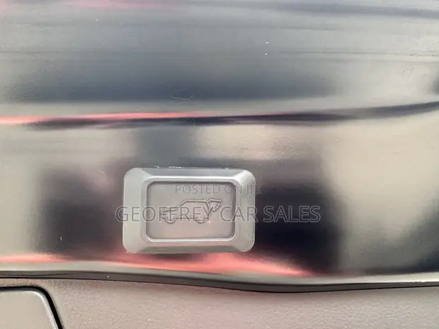 Toyota RAV4 Limited AWD 2020 - 1