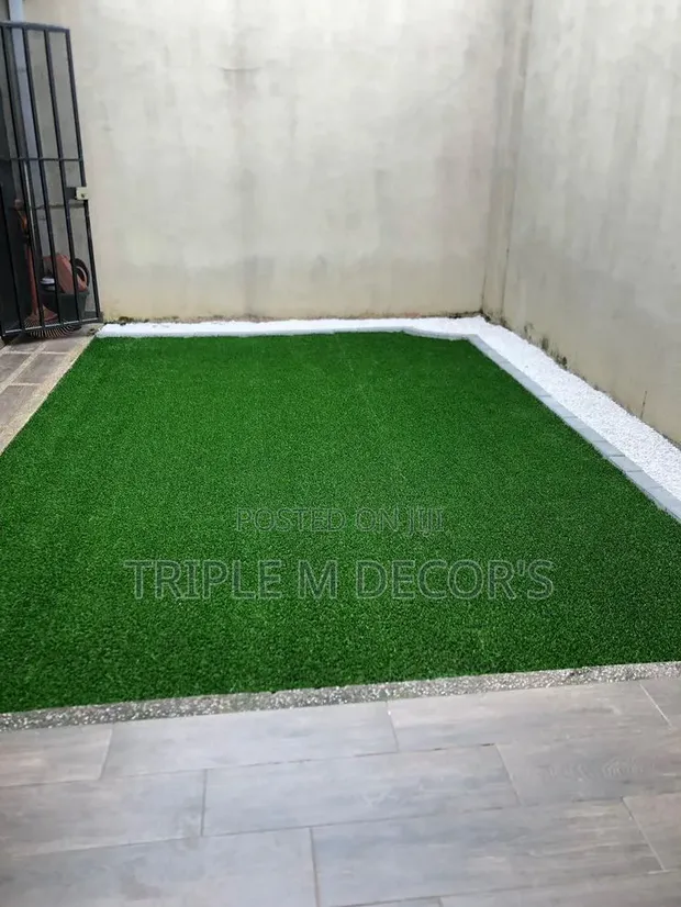 Artificial Turf Carpet for Front Yard Landscaping - 1