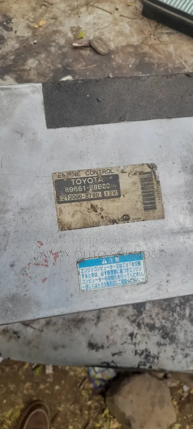 Toyota Noah Engine ECU - 1
