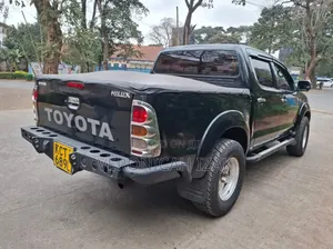Toyota Hilux Double Cabin 2011