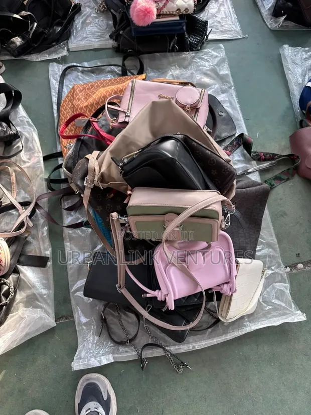 Hand/Sling Bags Bale - 55 Pieces - 1