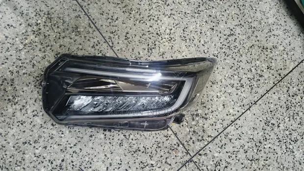 Honda Stepwgn Headlight 2018-2022 - 1