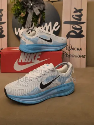 Nike Zoom Vomero 18 Trainers