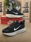 Nike Zoom Vomero 18 Trainers - 2