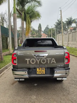 Toyota Hilux Revo Smart Cab Diesel 2.4 AWD 2022 Gold
