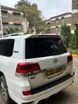 Toyota Land Cruiser 2011 White - 1