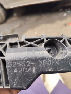 Toyota RAV4 / Vanguard Rear Bumper Upper Retainer Bracket