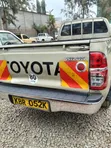 Toyota Hilux 2012 Gold - 4