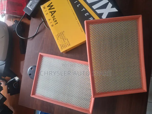 Jeep Grand Cherokee, Chrysler 300C, Liberty, Commander Air Filter - 1