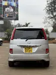 Toyota Isis 2011 Silver - 1
