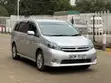 Toyota Isis 2011 Silver - 4