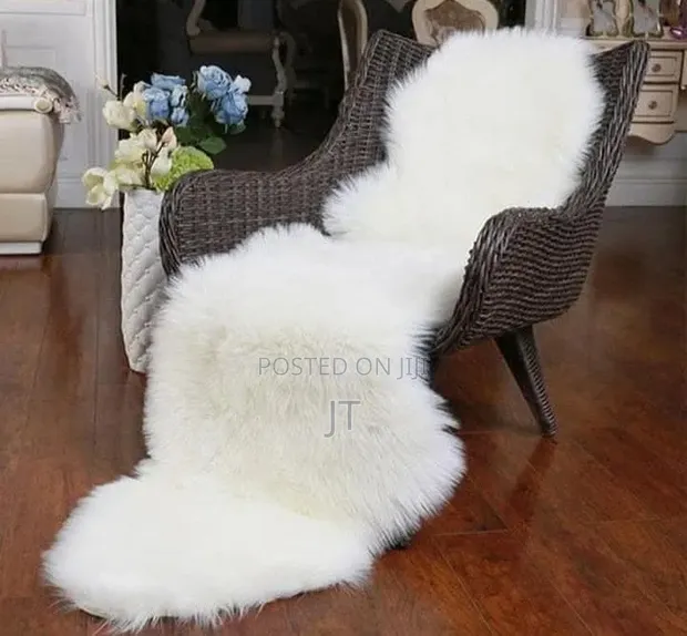 Fluffy Chihuahua Mat - Bedside/Dashboard - 1