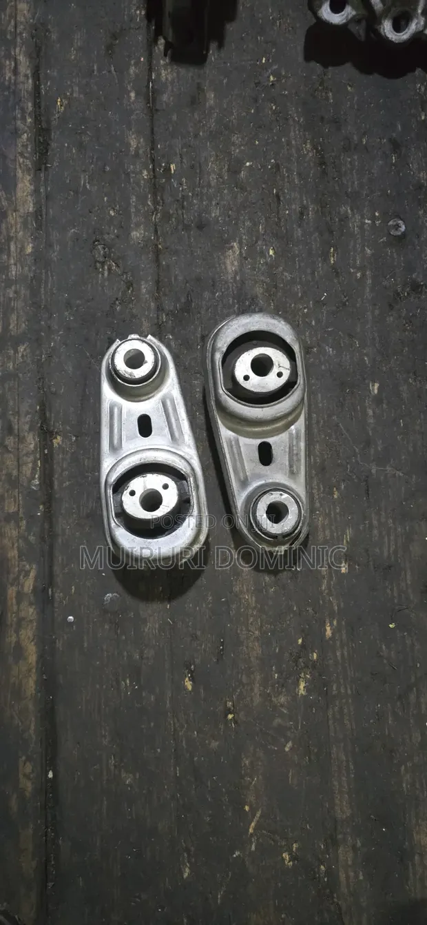 Nissan Note E-Power Gearbox Mount - 1
