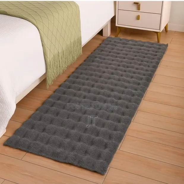 Burbbles Textured Bedside Mat - 1