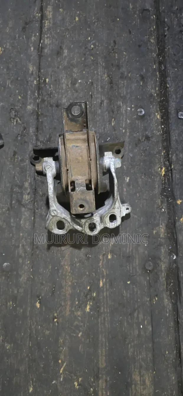 Honda N-WGN Gearbox Mount (Used) - 1