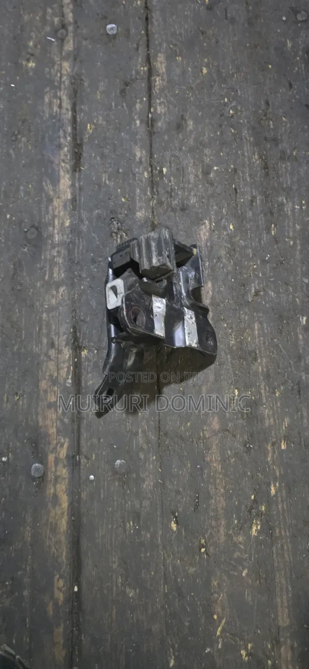Mazda Demio Gearbox Mount (Used) - 1