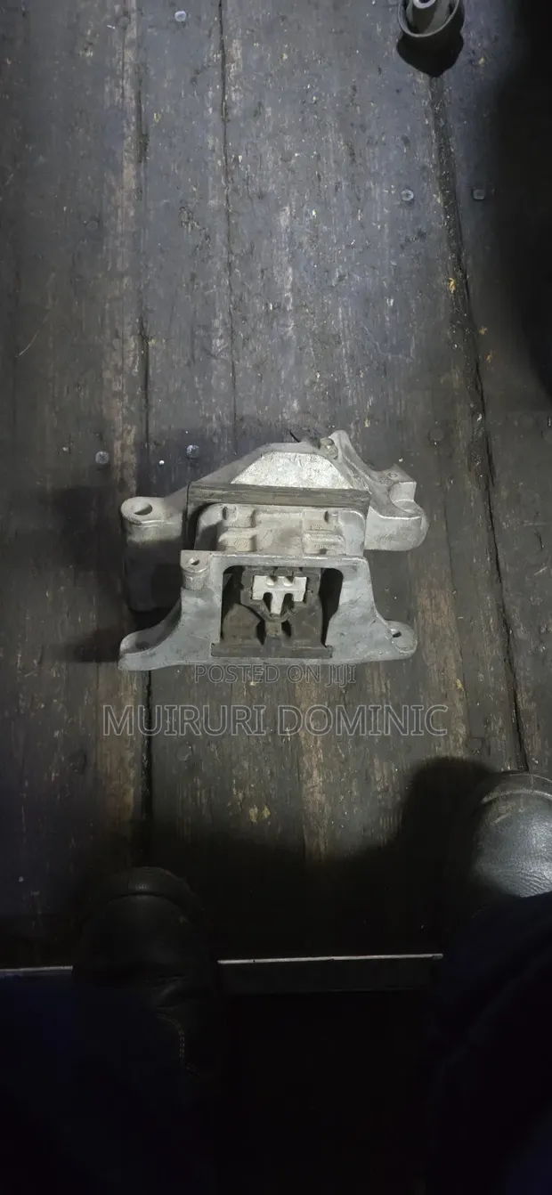 Nissan Note Gearbox Mount - Used - 1
