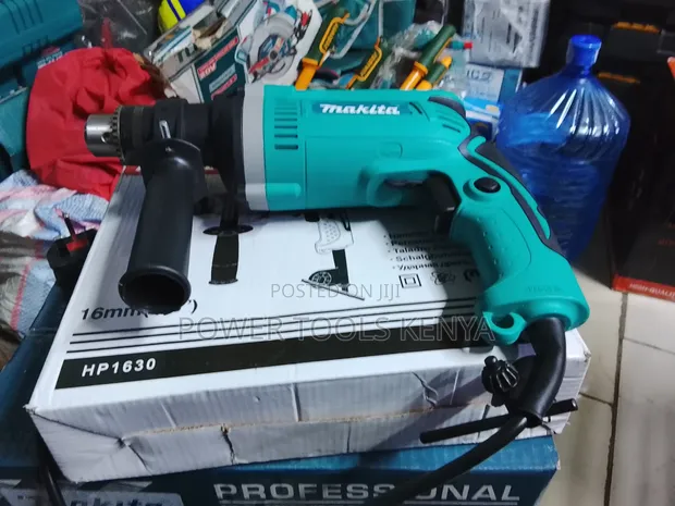 Makita 16mm Heavy-Duty Hammer Drill - 1