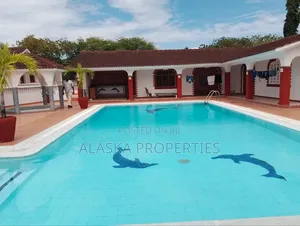 5 Bedroom Maisonette in Old Nyali for Sale