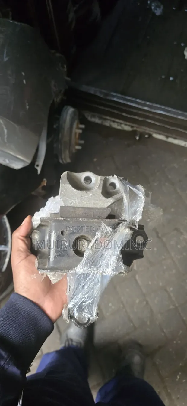 Toyota Passo Engine Mount (Used) - 1