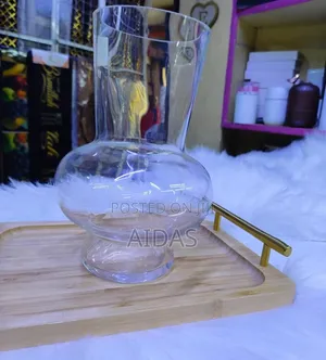 Elegant Clear Glass Flower Vase - Brand New