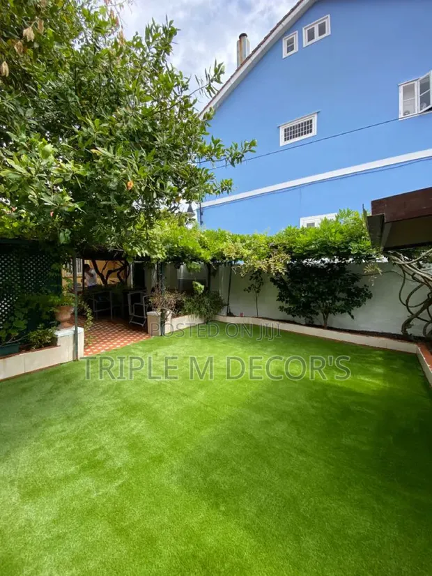High Quality Synthetic Green Lawn Carpet - 1
