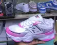New Balance 2002R White & Pink Sneakers za Wanawake - 1
