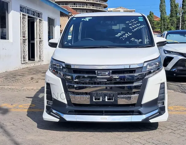 Toyota Noah 2020 Teal - 1