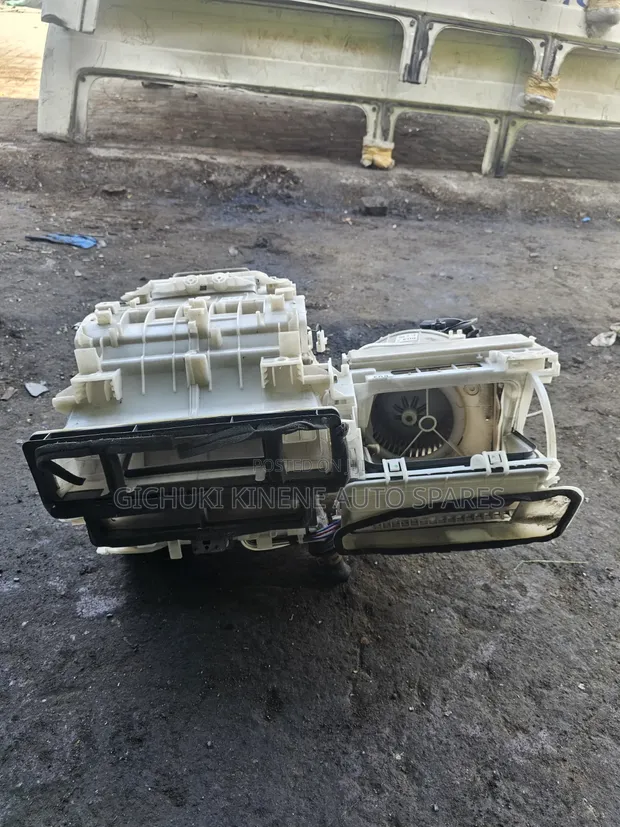 Toyota HiAce 7L Blower - 1