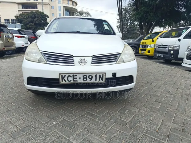 Nissan Tiida 2007 White - 1