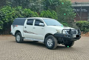 Toyota Hilux Double Cab 2013