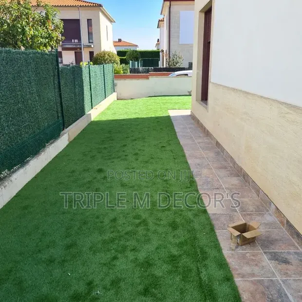 Anti-Fade Outdoor Patio Grass Carpet - 1