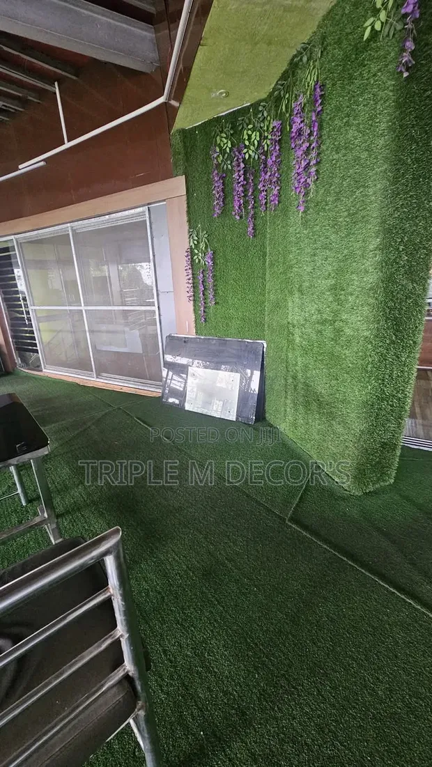 Modern Artificial Grass Carpet Flooring - 1