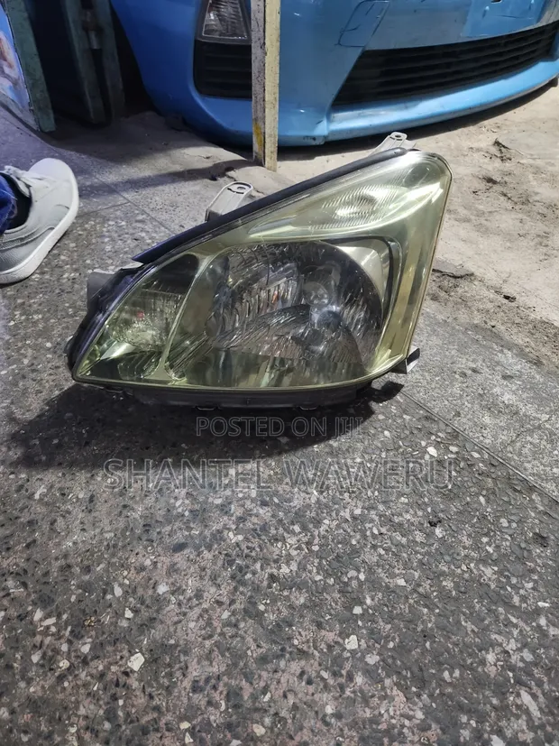 Toyota Premio 2002 Headlight - 1