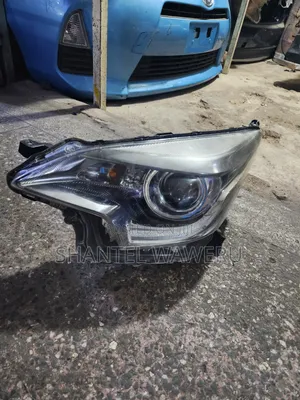 Toyota Ractis 2015 Headlight