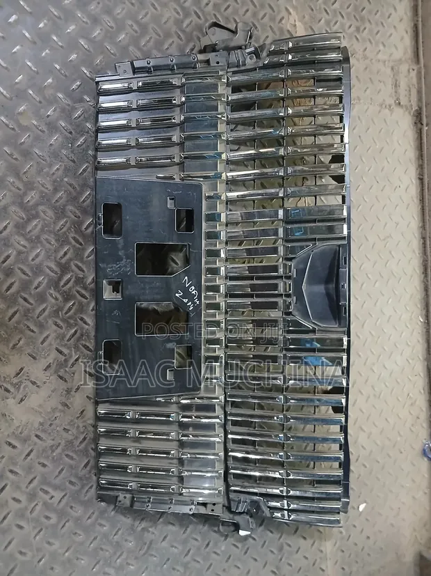 Toyota Noah Esquire Front Grille (2014-2015) - 1