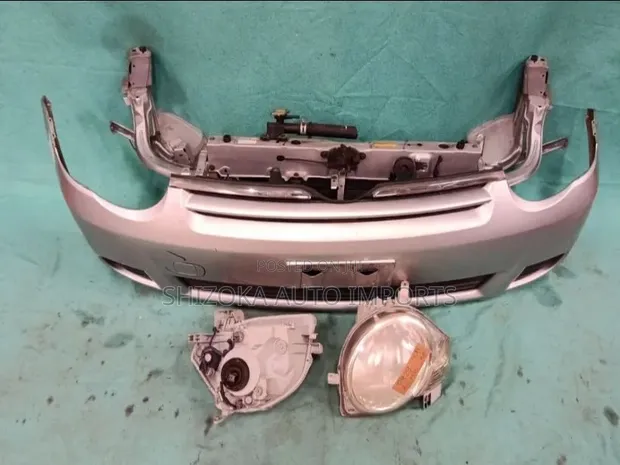 Nosecut Toyota Sienta NCP81 (2007) - 1