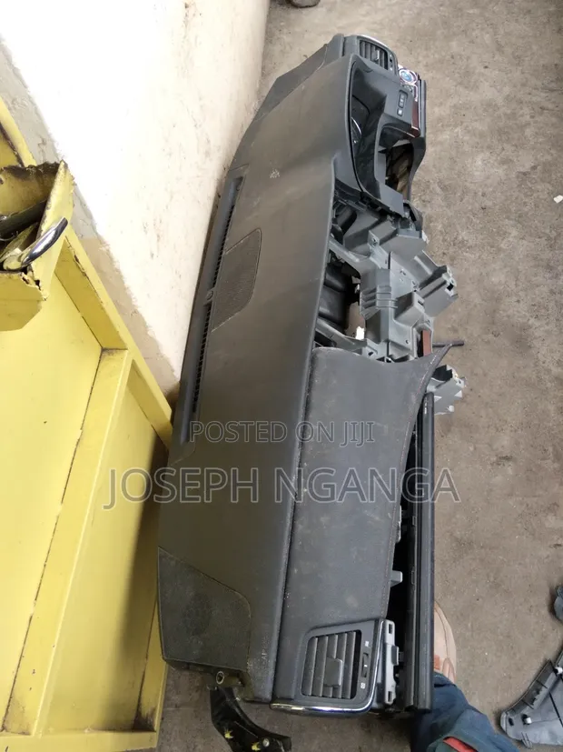 Toyota Crown 2015 Dashboard Airbag - 1