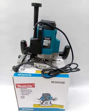 Makita MT Series 12mm Plunge Router