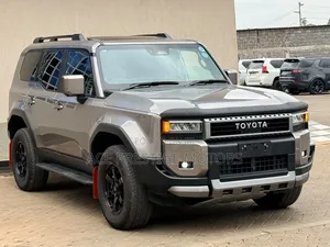 2024 Toyota Land Cruiser Prado J250 Nyeusi