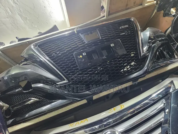 Bampa ya Toyota Crown Royal 2018 - 1