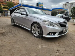 2010 Mercedes-Benz E350 Base Sedan